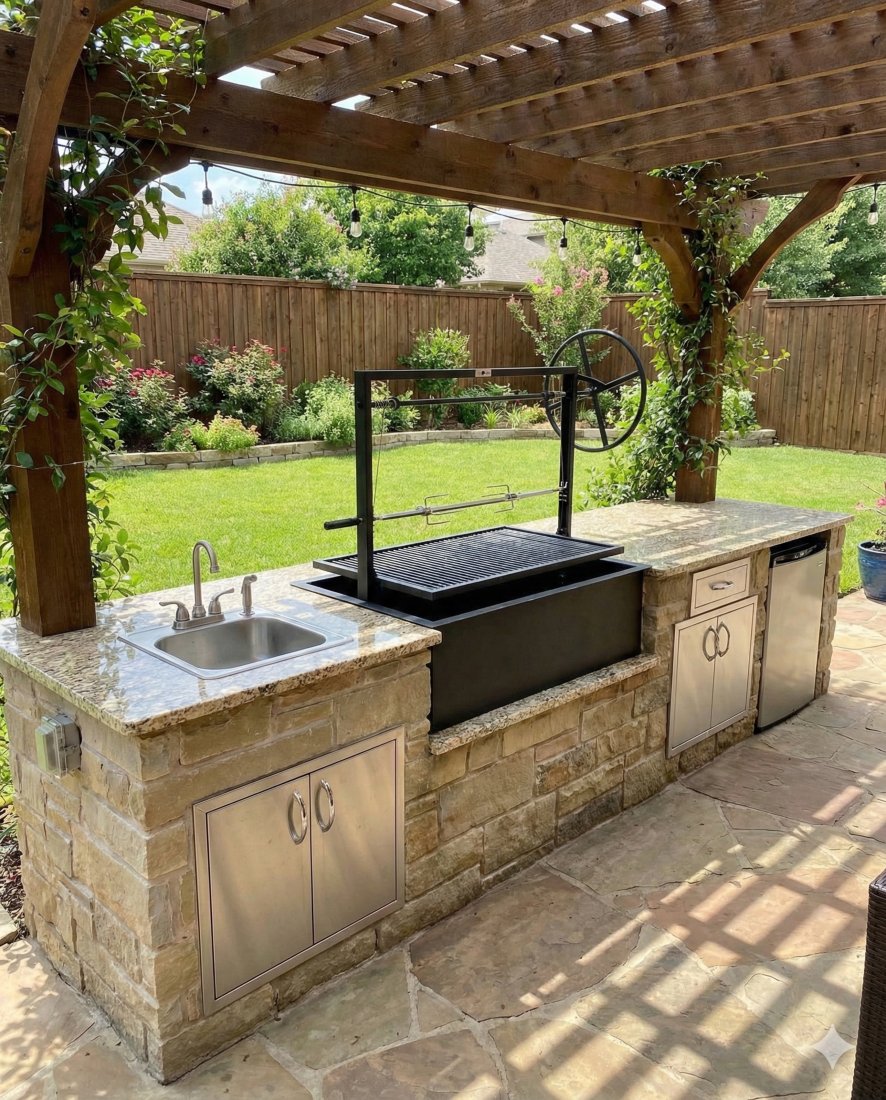 Outdoor kitchen structure